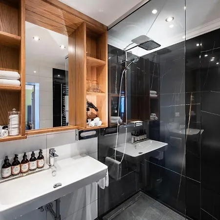 Hotel & Montana Lech am Arlberg