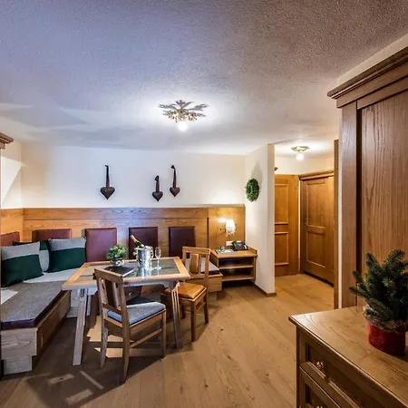 Hotel & Montana Lech am Arlberg